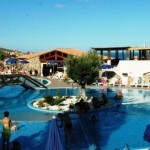 Resort i Cala Gonone med park och stor swimmingpool